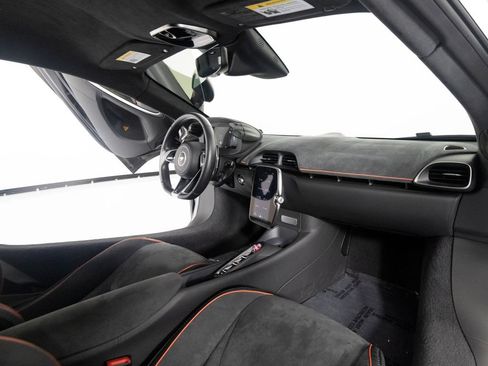 Used 2023 McLaren Artura RWD image 25