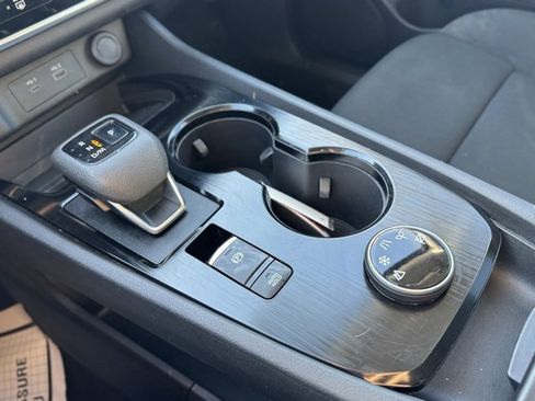 Used 2023 Nissan Rogue S image 19