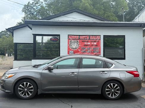 Used 2016 Nissan Altima 2.5 SV image 3