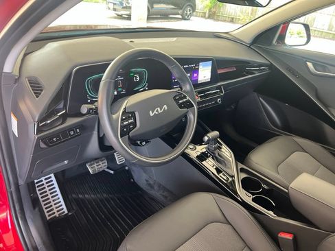 Certified 2023 Kia Niro EX Touring FWD image 6