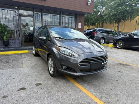 Used 2019 Ford Fiesta SE w/ Equipment Group 201A FWD image 3