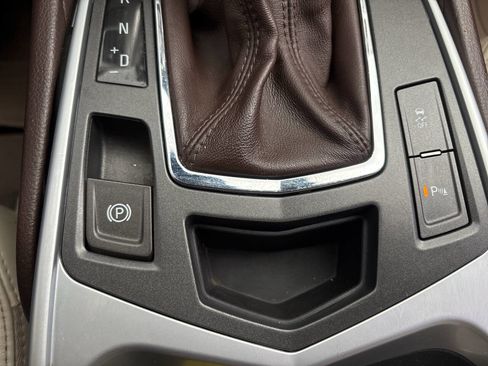 Used 2010 Cadillac SRX Luxury AWD/4WD image 16
