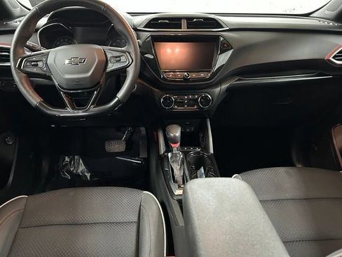 Used 2023 Chevrolet TrailBlazer RS w/ Sun and Liftgate Package FWD image 16