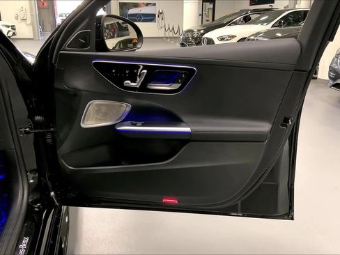 Used 2025 Mercedes-Benz C 300 Sedan image 21