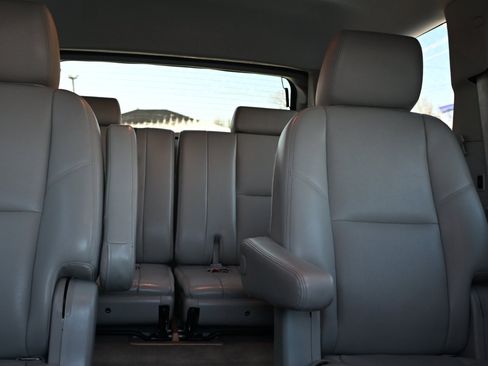 Used 2012 Chevrolet Tahoe LTZ image 40