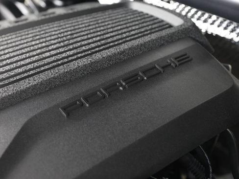 Certified 2026 Porsche Macan AWD/4WD image 27