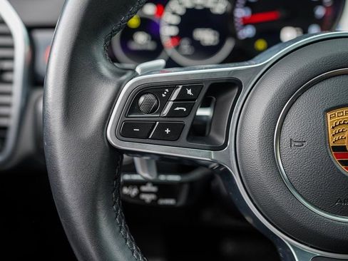 Used 2023 Porsche Cayenne Coupe w/ Premium Package image 27