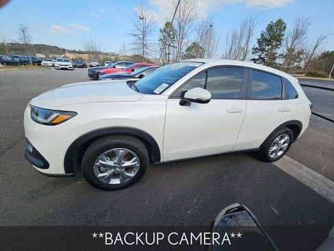 Certified 2025 Honda HR-V LX image 3