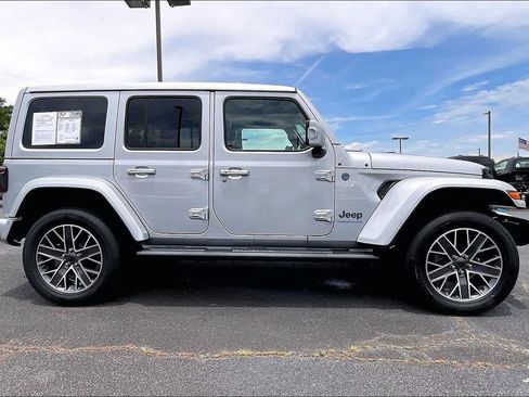 Used 2024 Jeep Wrangler High Altitude AWD/4WD image 4