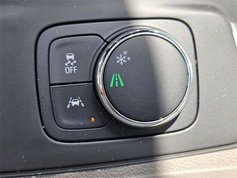 Certified 2021 Chevrolet Traverse LT w/ LT Premium Package image 20