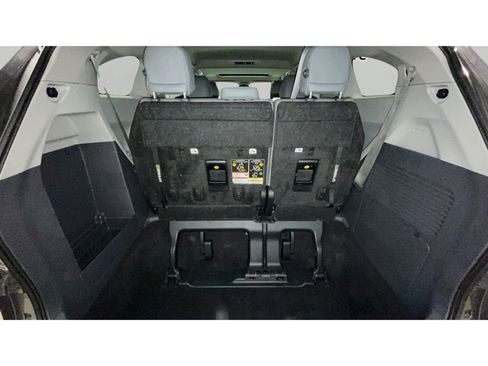 Used 2024 Toyota Sienna XLE image 16