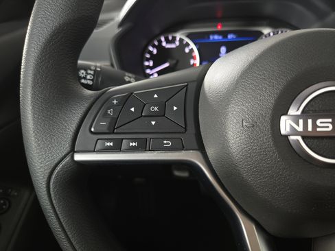 Used 2024 Nissan Altima 2.5 SV FWD image 15