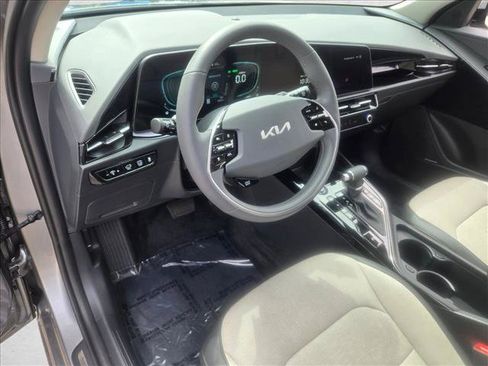 Used 2025 Kia Niro FWD image 10