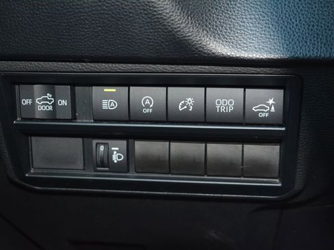 Used 2023 Toyota Tundra SR5 w/ SR5 Convenience Package AWD/4WD image 18