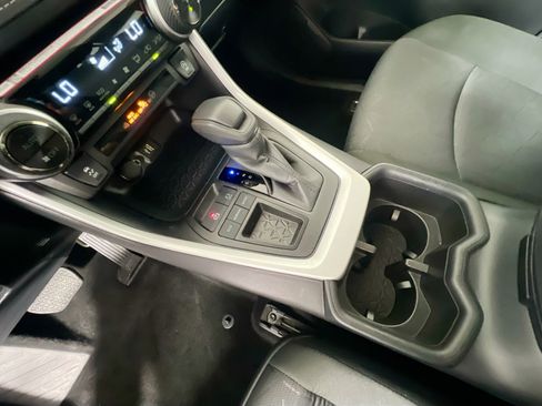 Used 2025 Toyota RAV4 XLE image 26