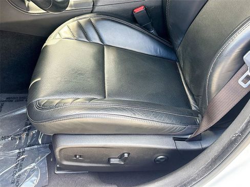 Used 2023 Chrysler 300 C image 21