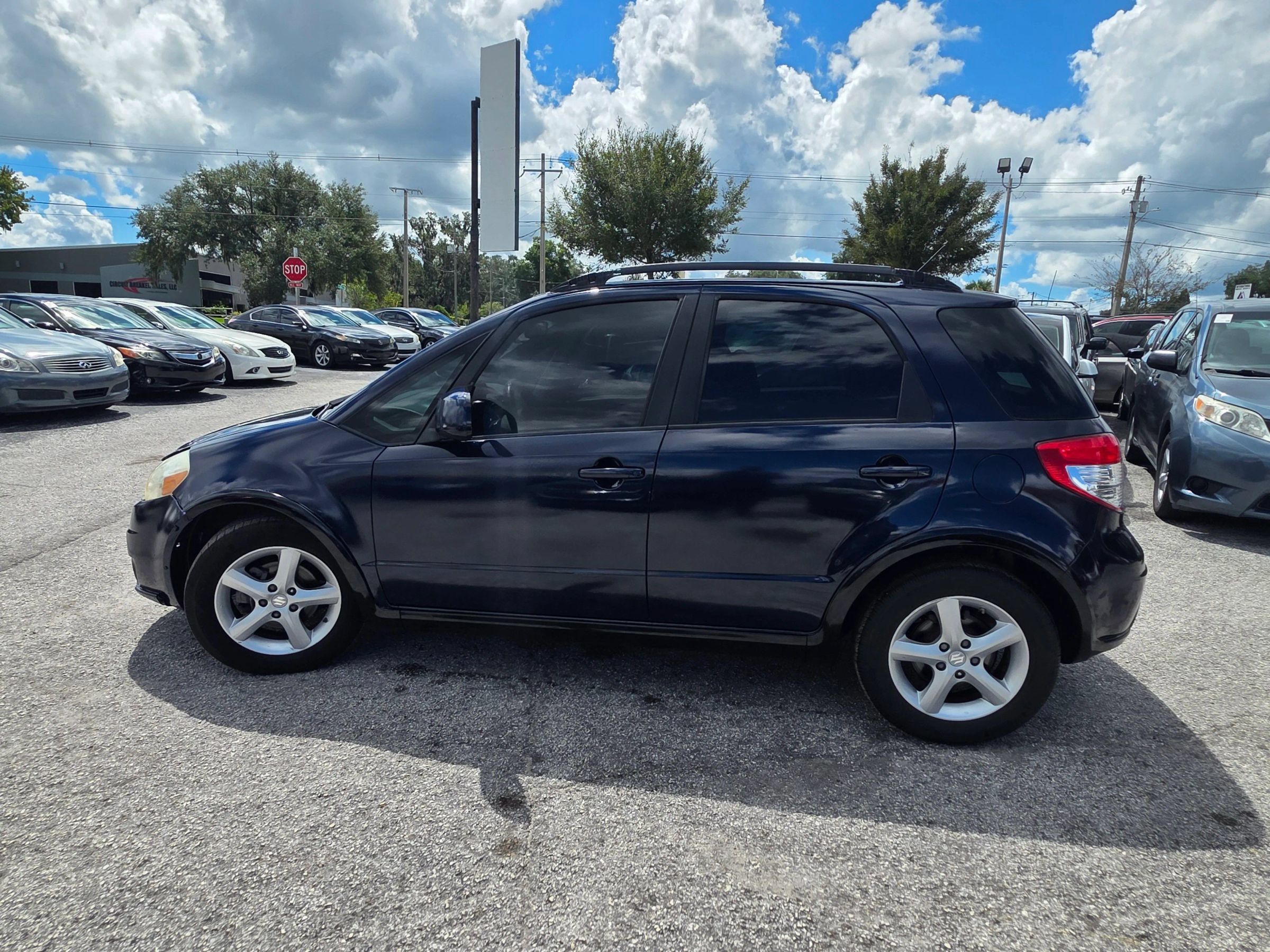 Used 2008 Suzuki SX4 Hatchback FWD image 4