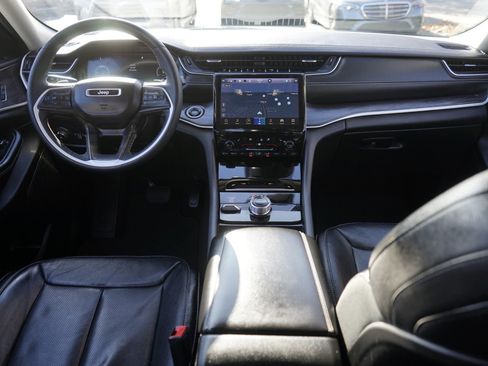 Used 2023 Jeep Grand Cherokee L Limited w/ Luxury Tech Group II image 15