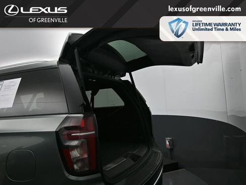 Used 2023 Chevrolet Suburban Premier AWD/4WD image 22
