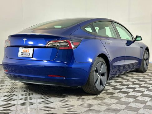 Used 2023 Tesla Model 3 Standard Range image 4