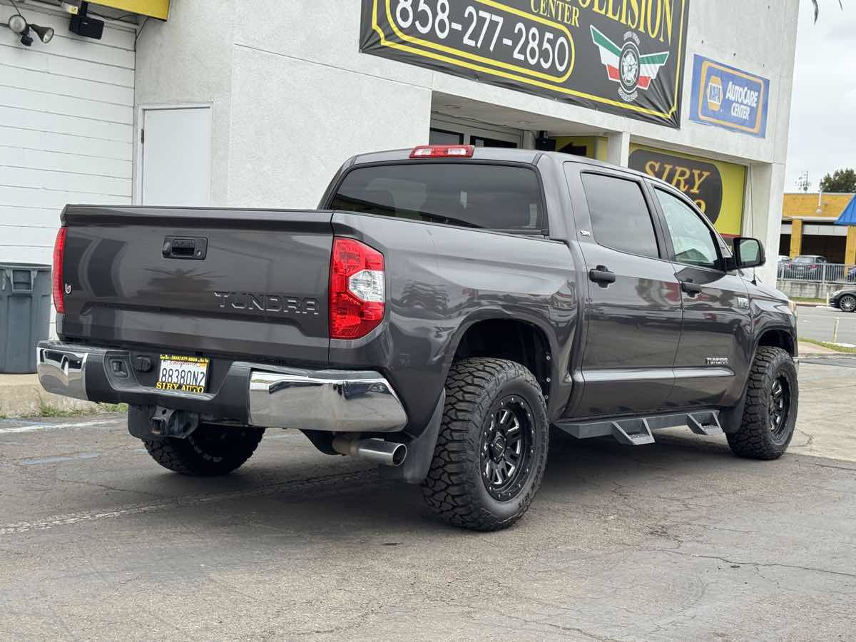 Used 2018 Toyota Tundra SR5 w/ SR5 Upgrade Package RWD image 15