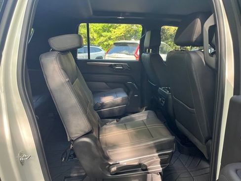 Used 2025 Chevrolet Suburban High Country AWD/4WD image 13