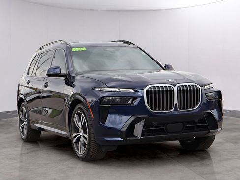 Used 2023 BMW X7 xDrive40i w/ Executive Package AWD/4WD image 3