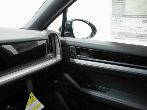 New 2026 Porsche Cayenne S image 25