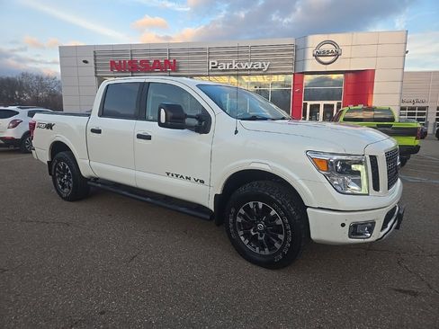 Used 2018 Nissan Titan PRO-4X image 1
