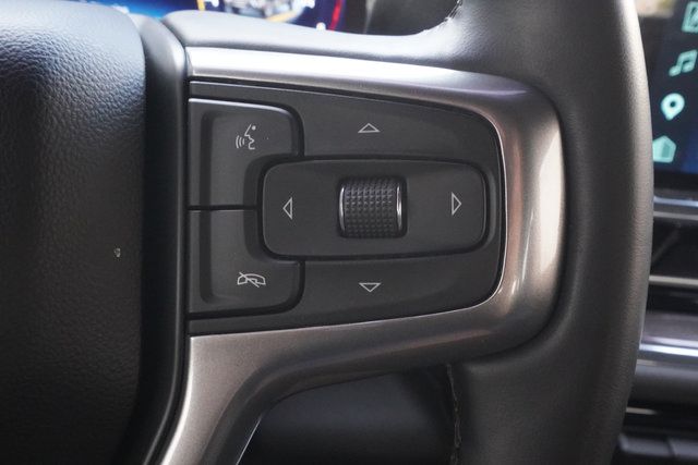 Used 2025 Chevrolet Silverado 2500 LTZ w/ LTZ Convenience Package AWD/4WD image 16