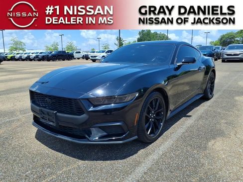Used 2024 Ford Mustang Coupe RWD image 3