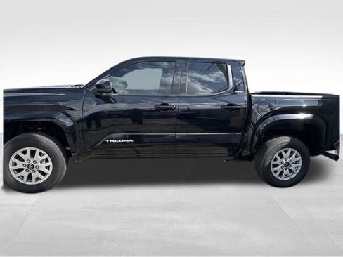 Used 2025 Toyota Tacoma SR5 RWD image 2