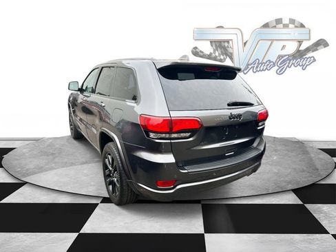 Used 2019 Jeep Grand Cherokee Altitude image 3