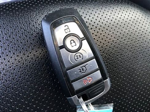 Used 2022 Ford Escape Titanium image 24