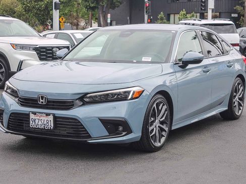 Used 2024 Honda Civic Touring image 3
