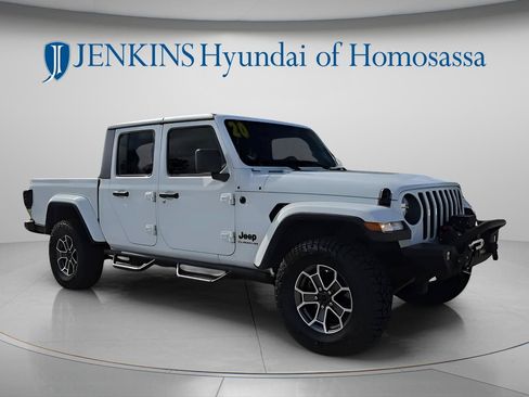 Used 2020 Jeep Gladiator Sport AWD/4WD image 2