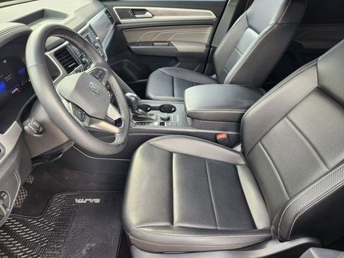Used 2022 Volkswagen Atlas Cross Sport SE image 4