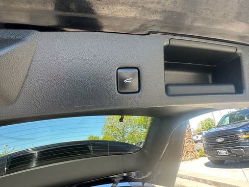 Used 2022 Ford Escape SE w/ Convenience Package FWD image 22