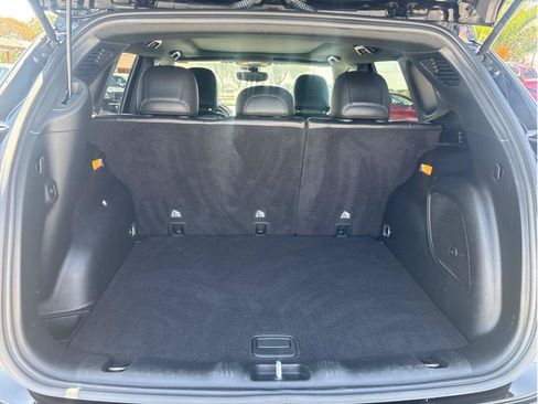 Used 2021 Jeep Compass Latitude w/ Sun and Sound Group AWD/4WD image 9