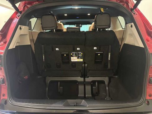 Certified 2025 Toyota Sienna Platinum image 31
