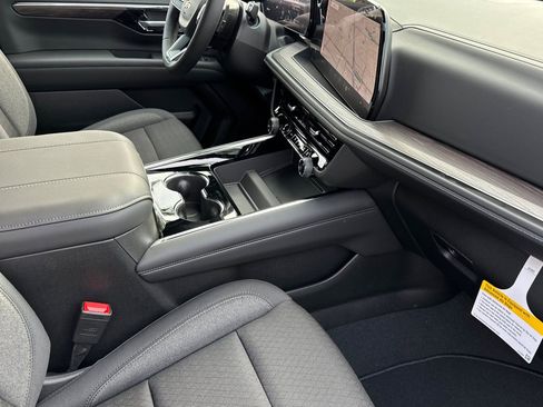 New 2026 Chevrolet Tahoe LS image 16