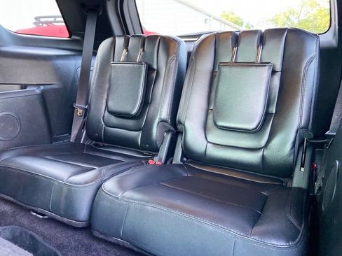 Used 2016 Ford Explorer XLT w/ Equipment Group 202A FWD image 25