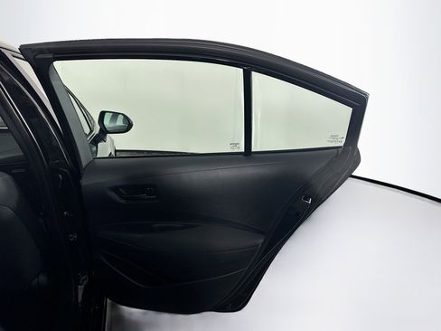 Used 2025 Toyota Corolla LE image 29