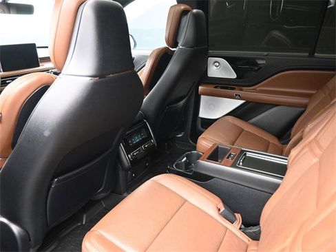 Used 2021 Lincoln Aviator Reserve w/ Equipment Group 208A image 2