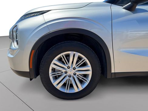 Used 2022 Mitsubishi Outlander ES FWD image 9