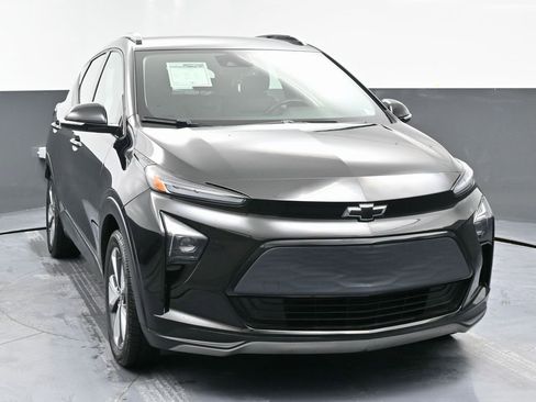 Used 2023 Chevrolet Bolt EUV LT w/ Convenience Package image 4
