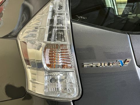 Used 2014 Toyota Prius V Three FWD image 45