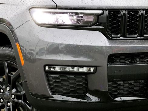 New 2025 Jeep Grand Cherokee L Limited AWD/4WD image 3