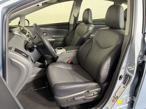 Used 2012 Toyota Prius V Five FWD image 21