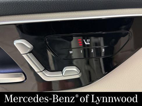 Used 2025 Mercedes-Benz GLC 350e 4MATIC image 8
